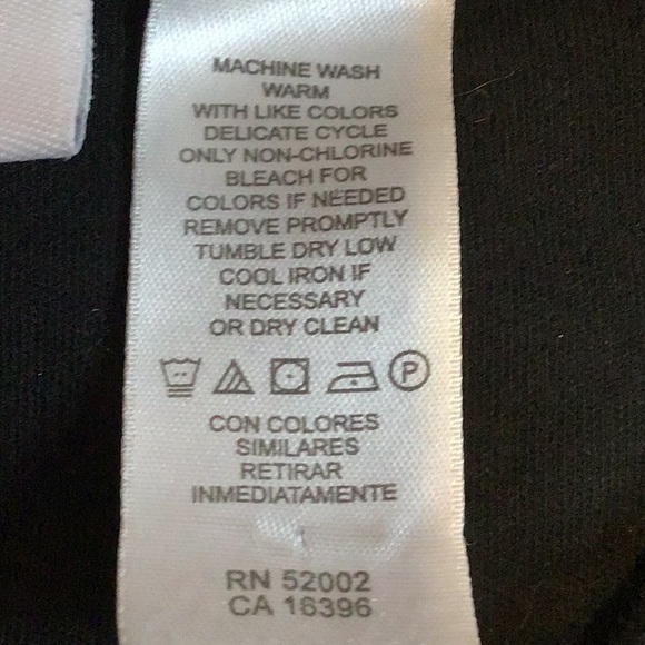 LIZ CLAIBORNE Vneck, snowflake design, top sz L black - Picture 5 of 6